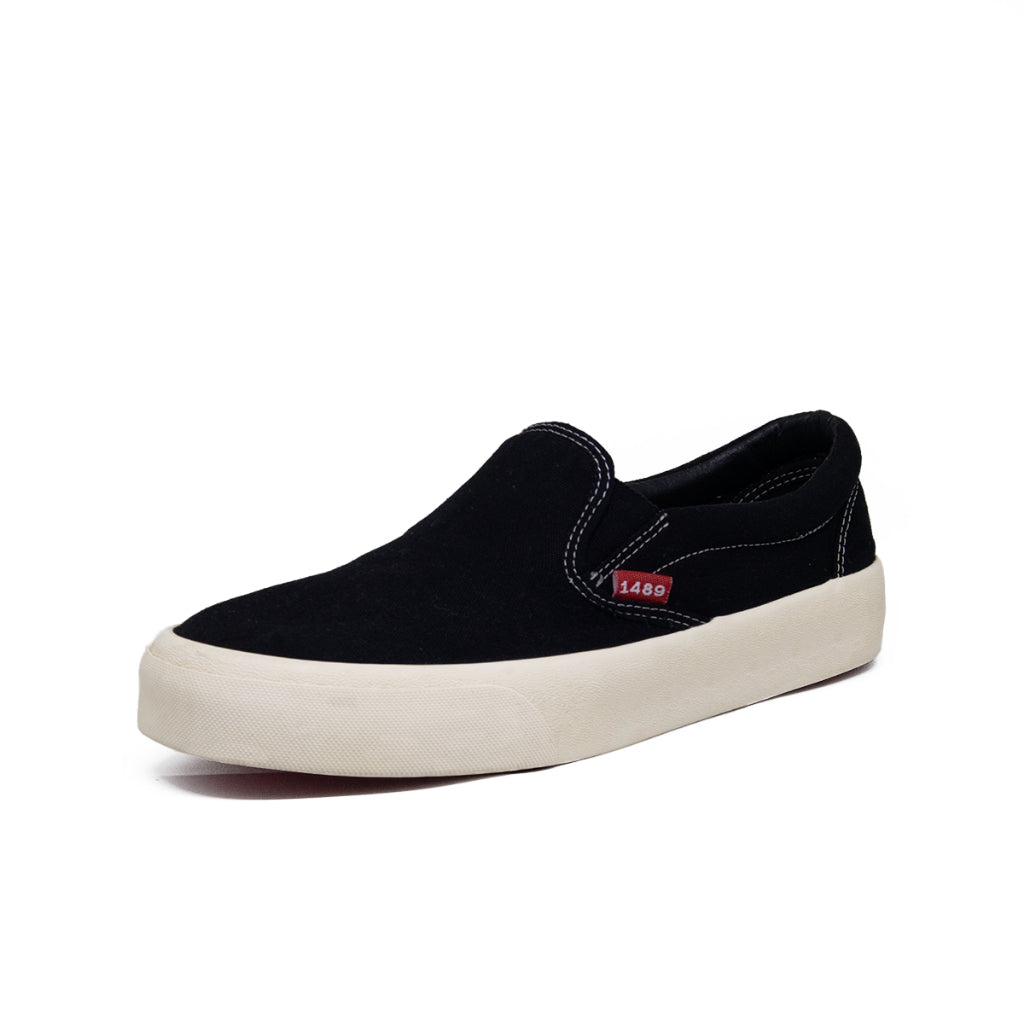 Slip On Black White