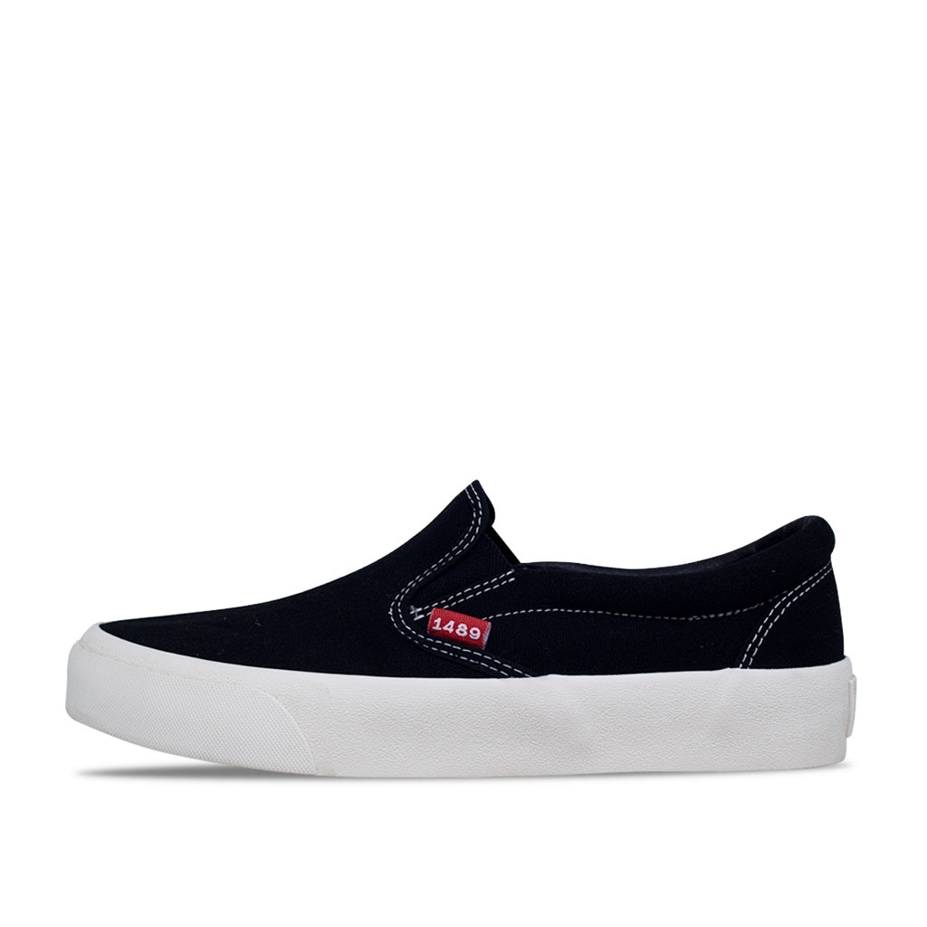 Slip On Black White