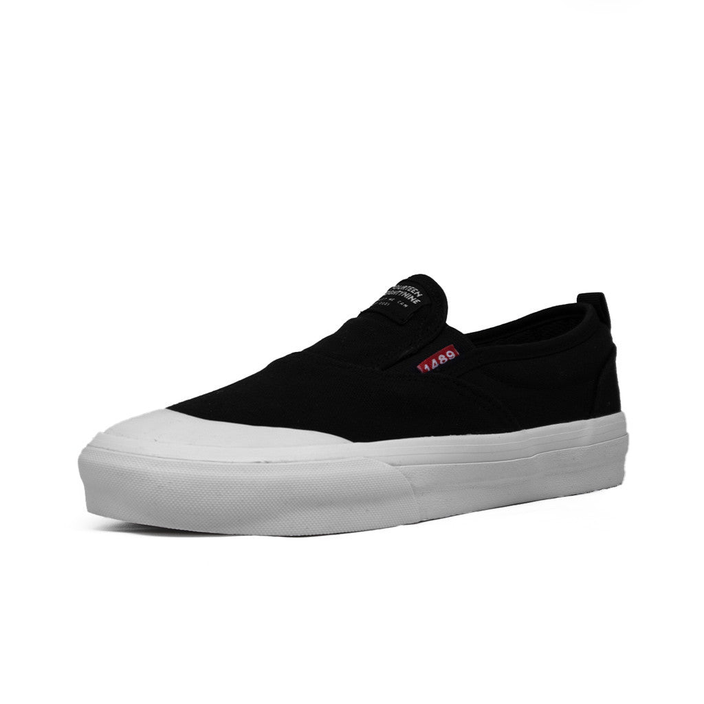 Revenant Black White